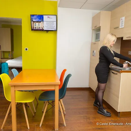Apart Otel Appart'Hotel-Restaurant Castel Emeraude
