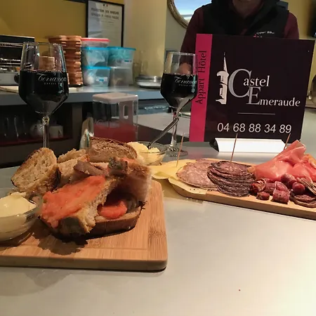 Lägenhetshotell Castel Emeraude, Charme Et Caractere 3*