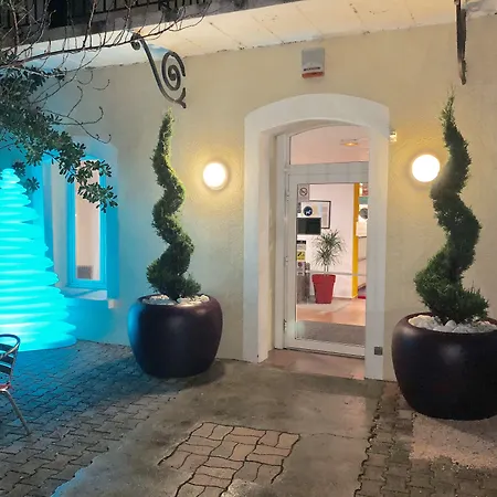 Appart'hotel-restaurant Castel Emeraude 3*