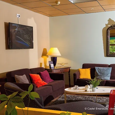Apart Otel Appart'Hotel-Restaurant Castel Emeraude 3*