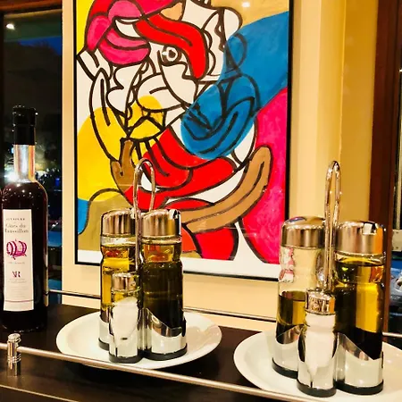 Appart'Hotel-Restaurant Castel Emeraude