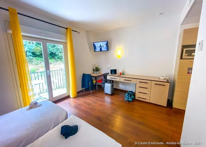 Apartmanhotel Castel Emeraude, Charme Et Caractere 3*