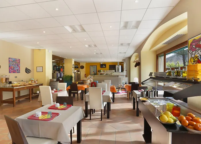 Castel Emeraude, Charme Et Caractere Apartmanhotel 3*