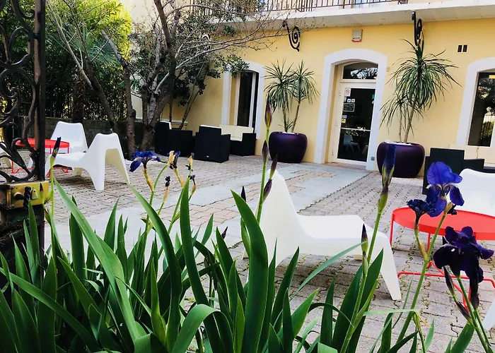 Apartmanhotel Castel Emeraude, Charme Et Caractere